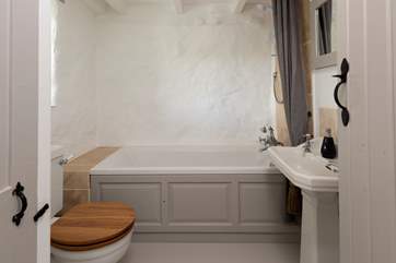 The bathroom on the ground floor.