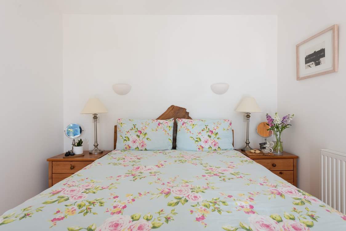 The pretty double bedroom.