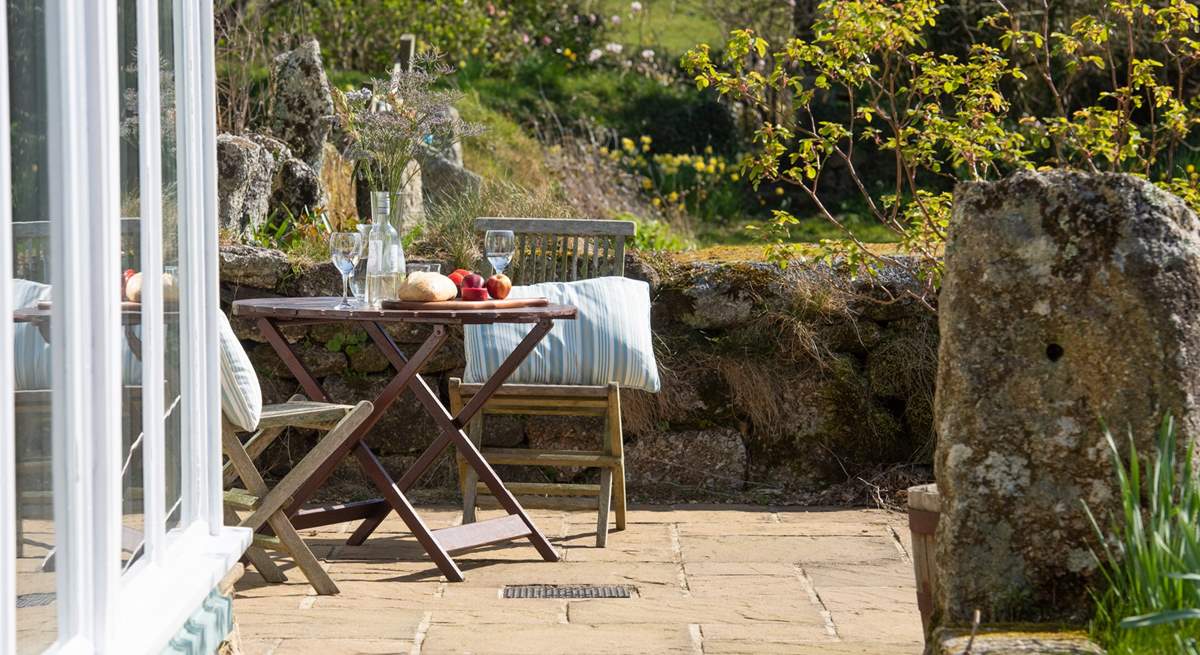 A lovely spot to sit out and enjoy meals in the best of the Cornish sunshine at this wonderful rural retreat.