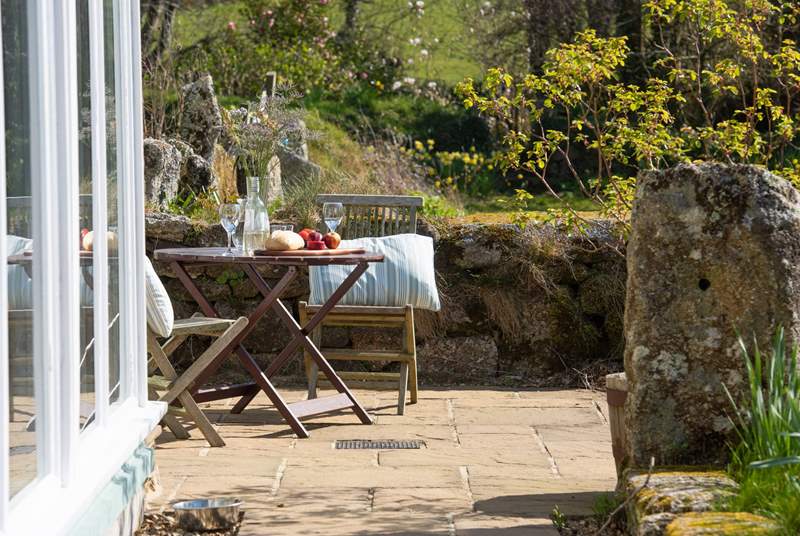 A lovely spot to sit out and enjoy meals in the best of the Cornish sunshine at this wonderful rural retreat.