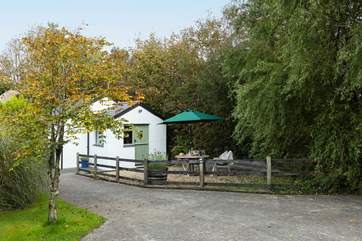 Moonstone is a perfect bolthole, peaceful, beautifully presented and with paddocks to walk in as well as the enclosed courtyard garden.