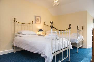Another twin bedroom.