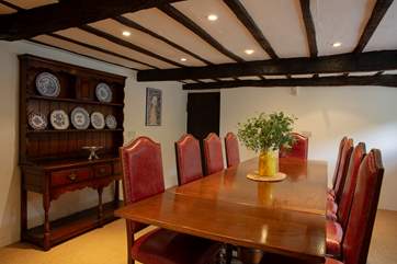 Just imagine the fun you will have at mealtimes with everyone gathered around the dining table!