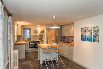 Lovely slate floors in the kitchen/breakfast-area.