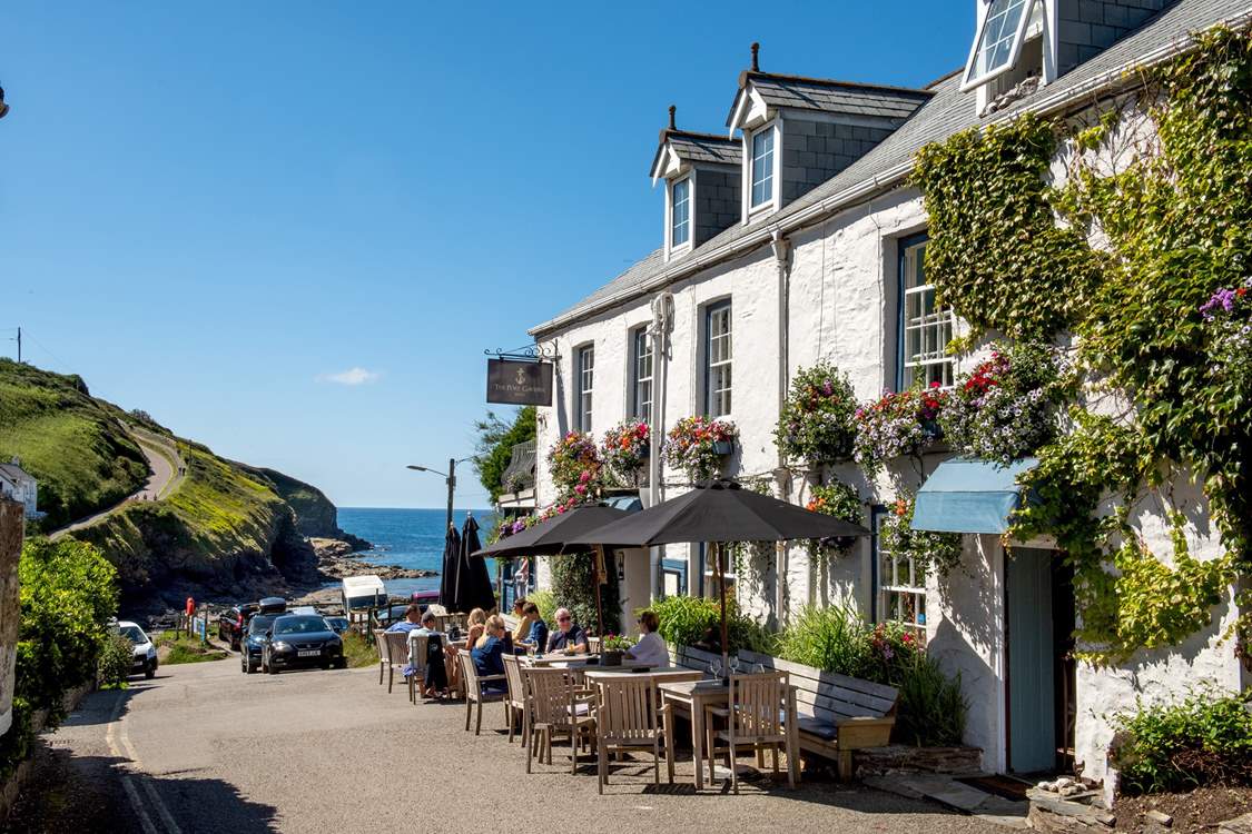 There a great choice of places to eat and drink in the area. The Port Gaverne Hotel and Restaurant is a short stroll down the hill.