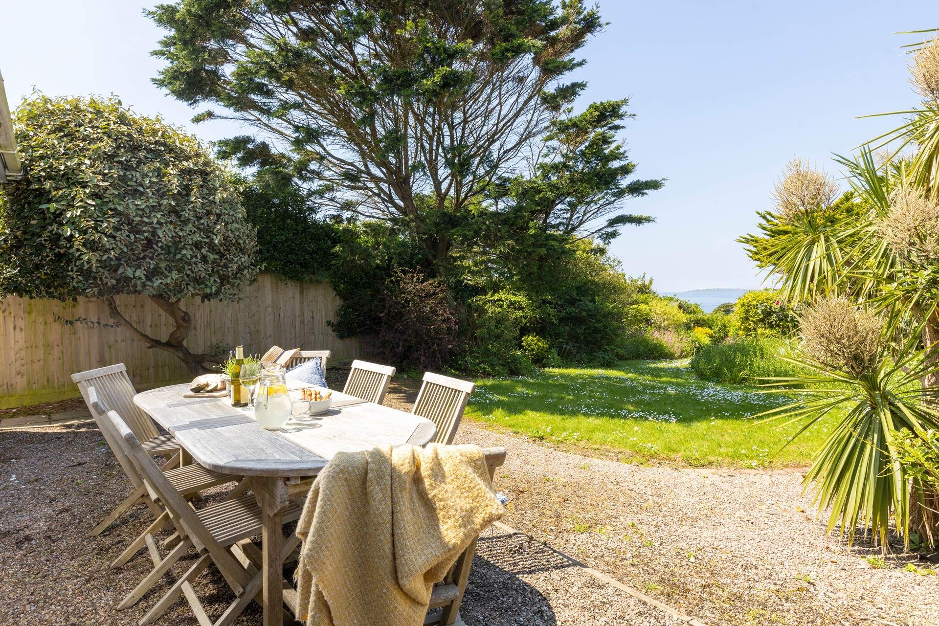 A gorgeous garden to enjoy an al fresco lunch.