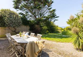 A gorgeous garden to enjoy an al fresco lunch.