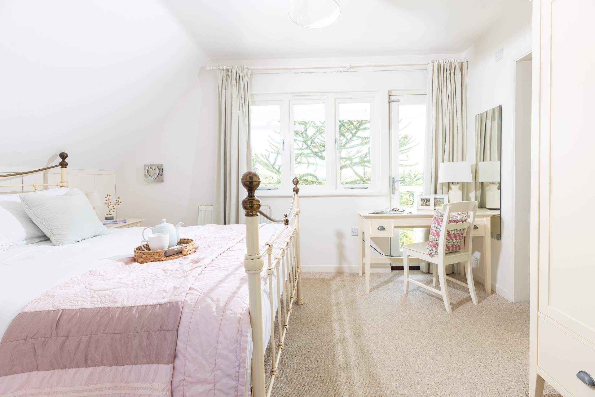 The first floor bedroom with en suite (Bedroom 5).