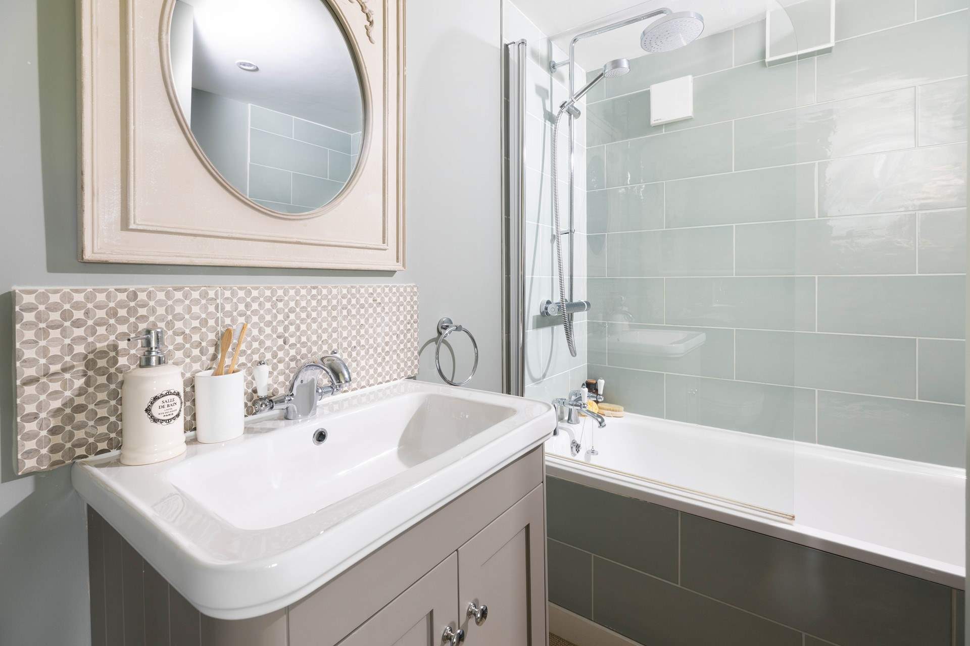 The ensuite bathroom.