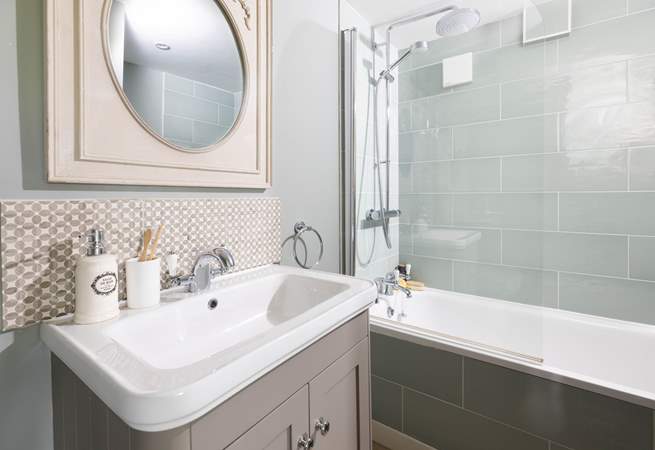 The ensuite bathroom.