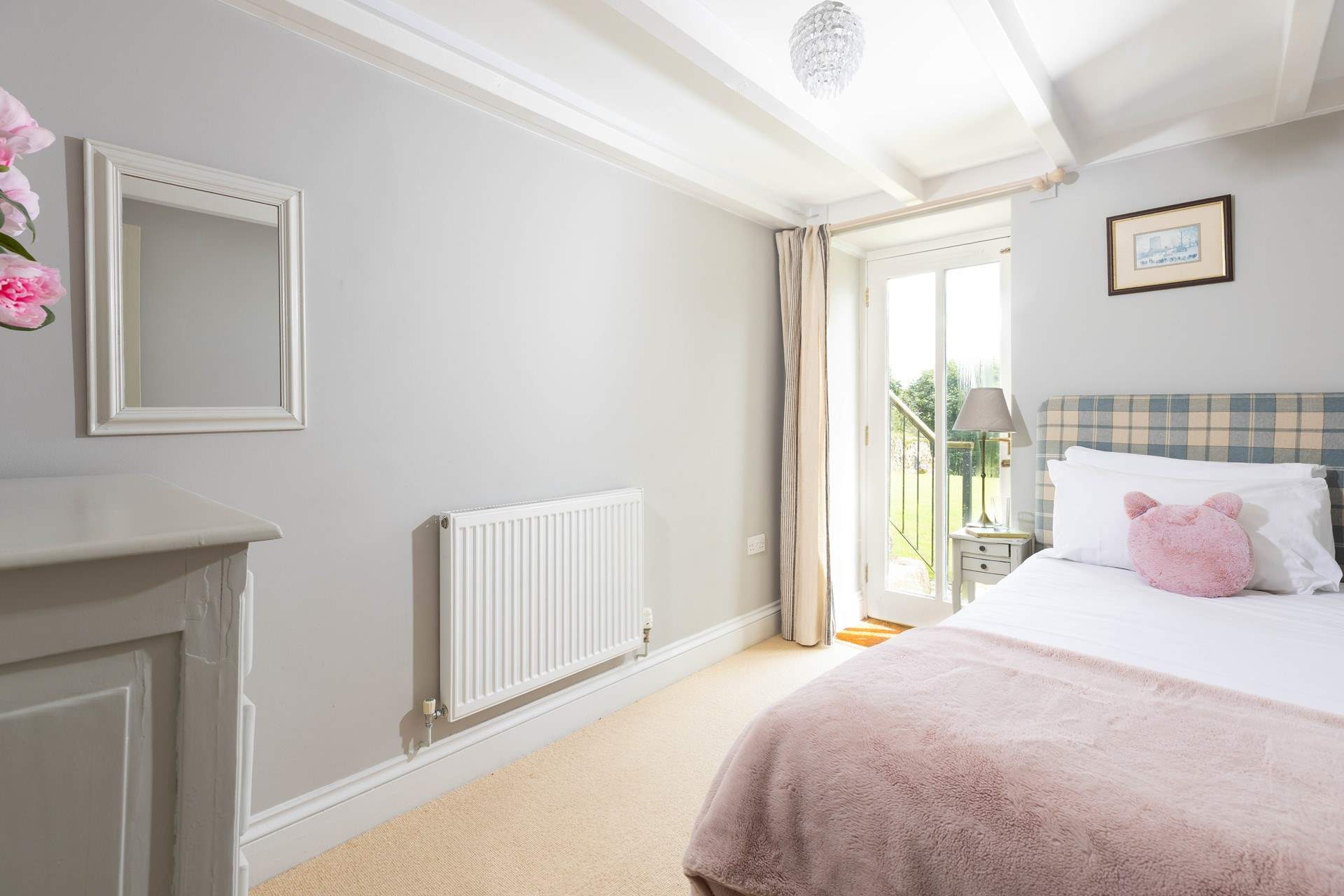 The sweet single bedroom is very tranquil