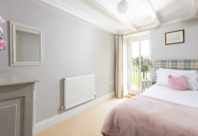 The sweet single bedroom is very tranquil