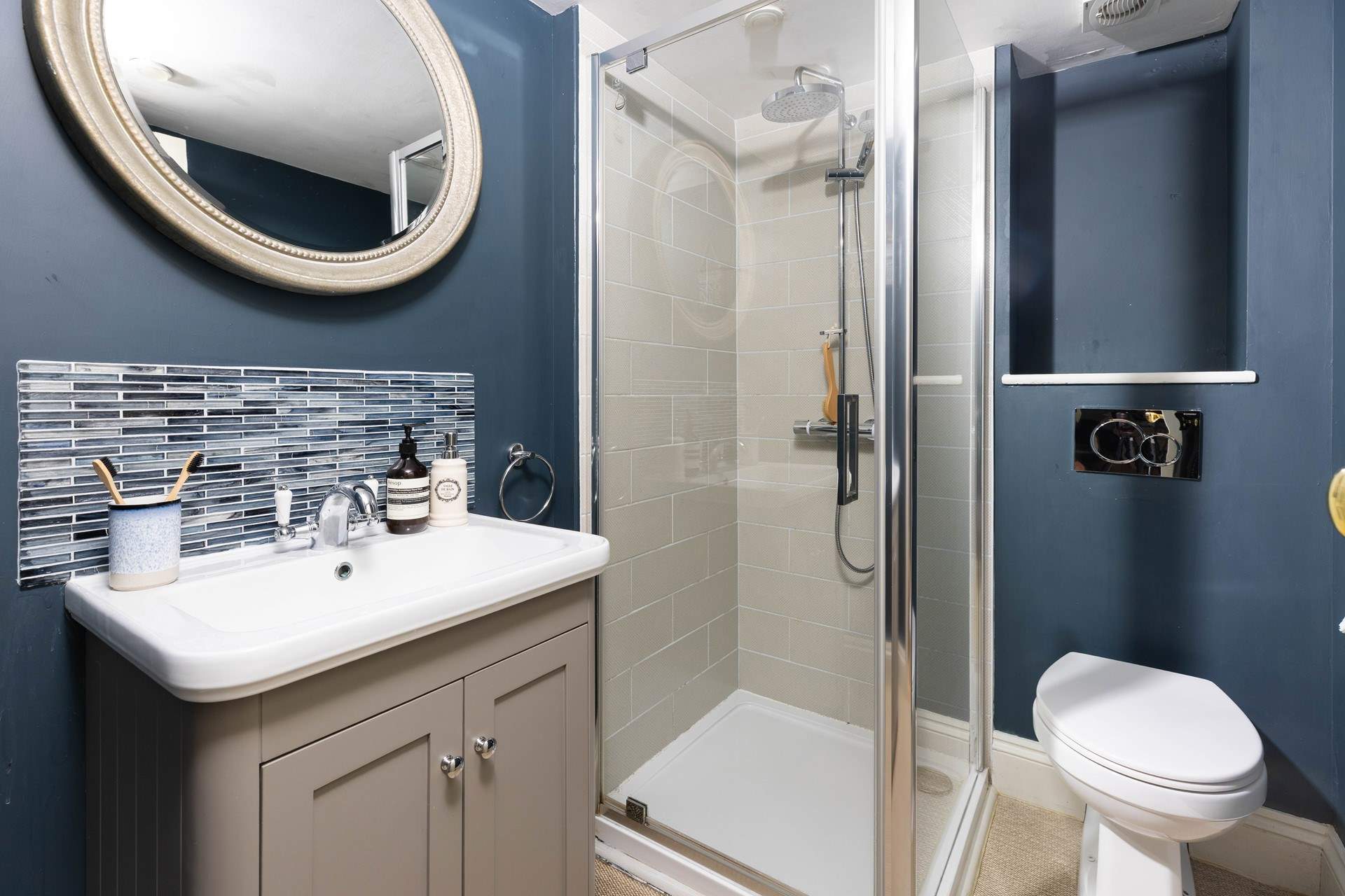 The family shower room. 