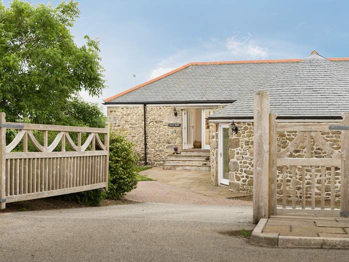 Gilly Barn, Sleeps 5 in Falmouth