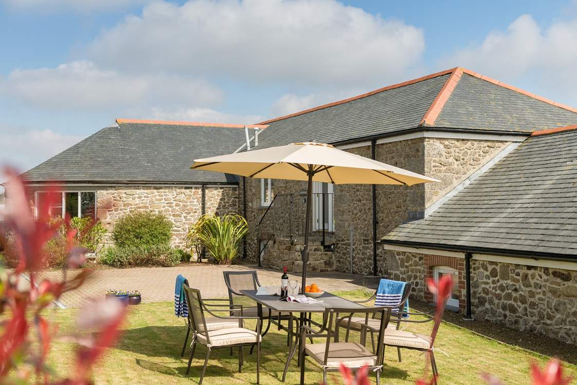 The garden to the front of the barn (there is now a fence around the garden for privacy).
