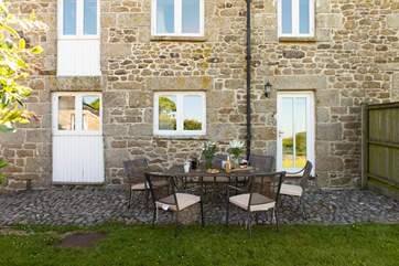 There is a second seating area to the rear of the barn to relax at the end of the day so you can follow the sun depending on the time of day.