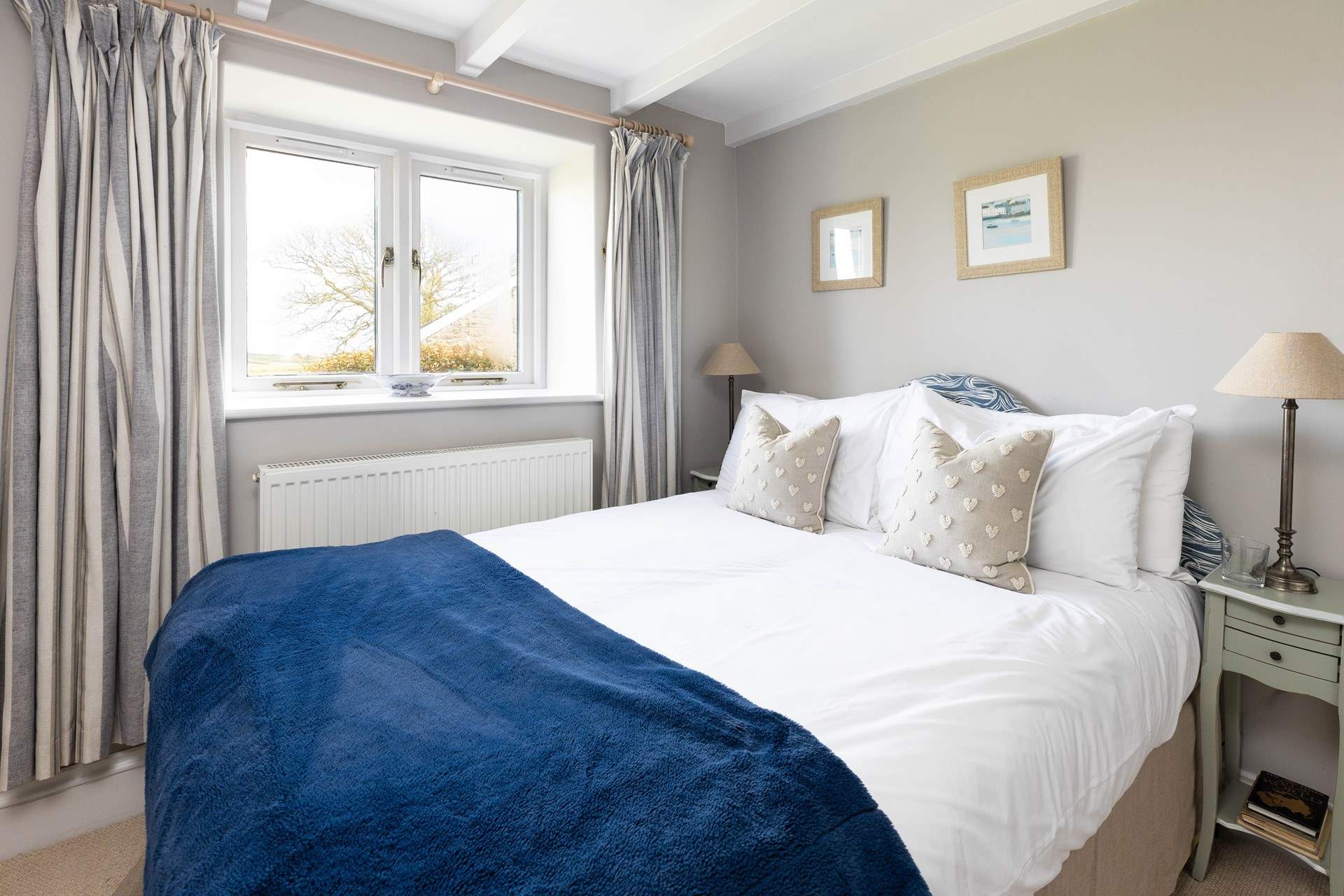 The cosy double bedroom.
