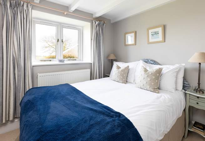 The cosy double bedroom.