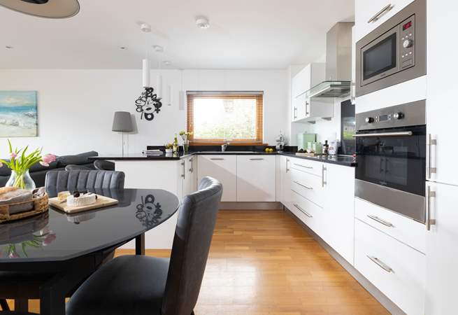 What a lovely apartment. 