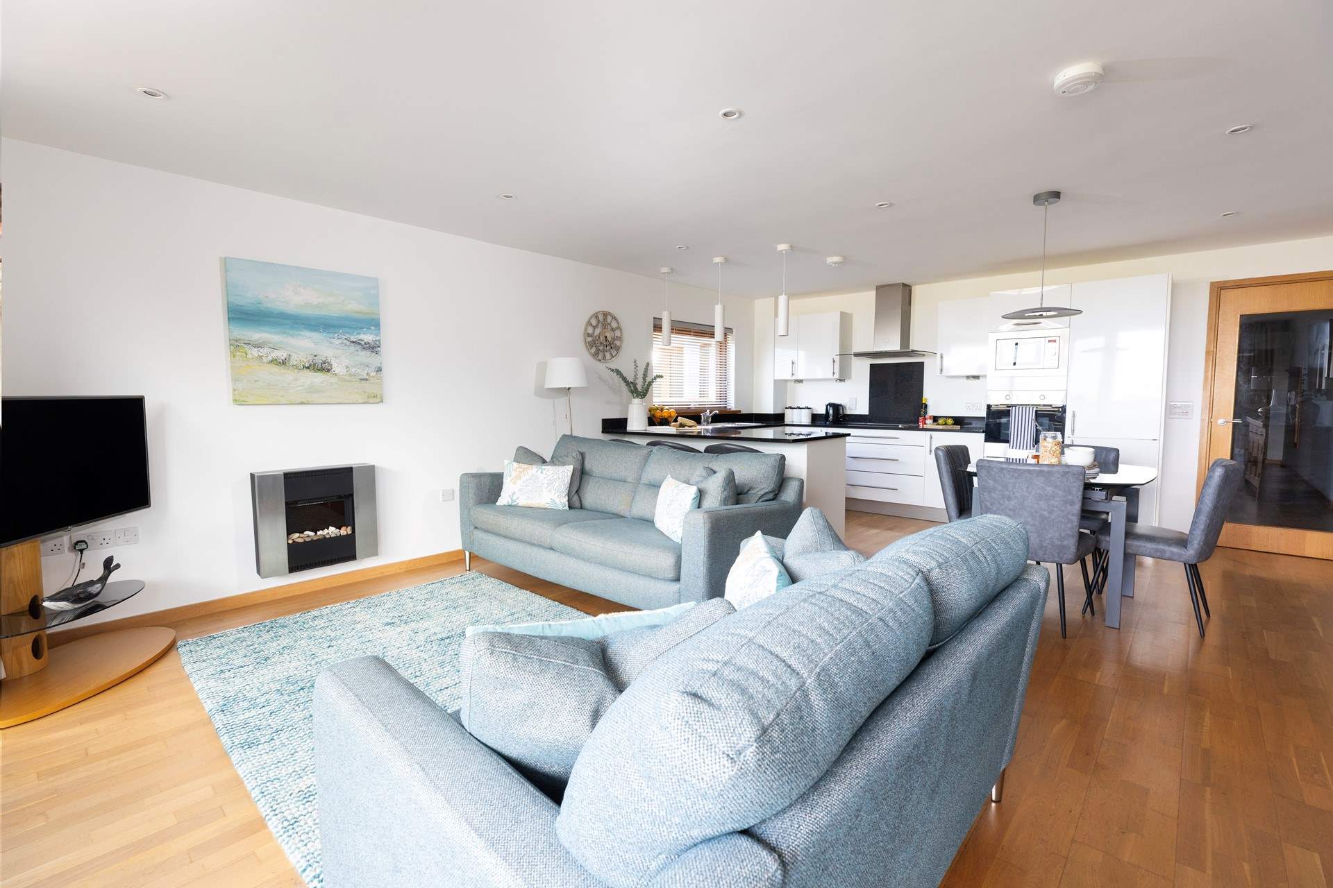 Cosy sofas to snuggle on in front of your favourtie film. 