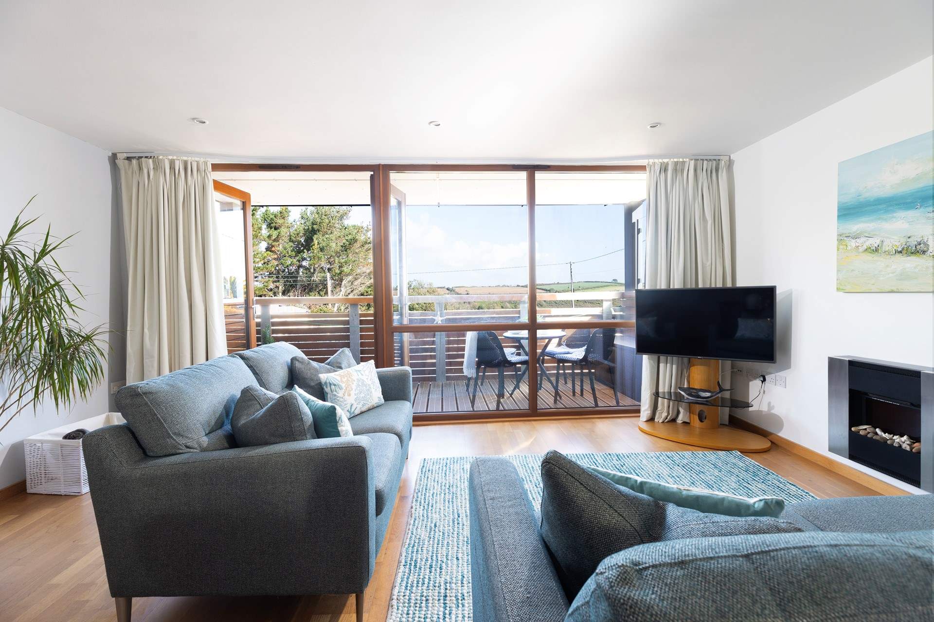 What a fabulous space to spend your holiday in. 