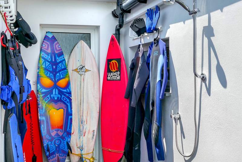 The outside area is perfect for washing and drying wetsuits. There is also an external hot shower (spring - autumn use only).