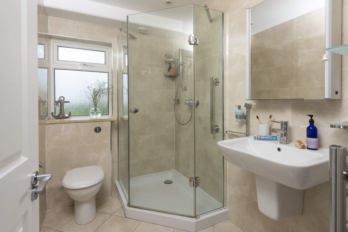 The shower-room, perfect for washing sandy toes.