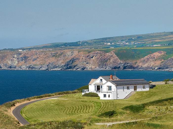 Silver Spray, Sleeps 14 in Port Isaac