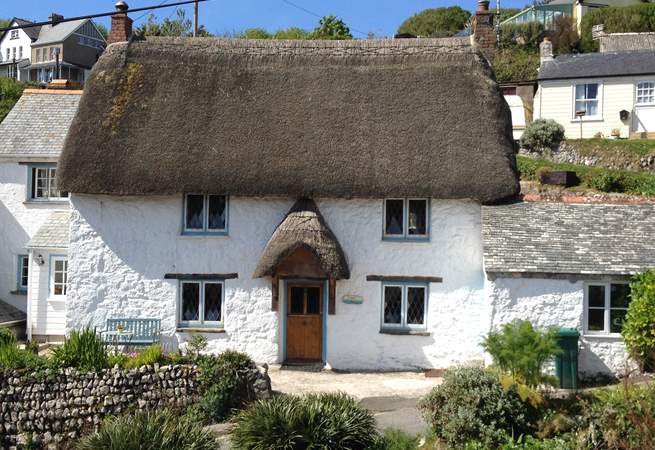 Pretty Kinsale cottage, with room for parking in front of the cottage.