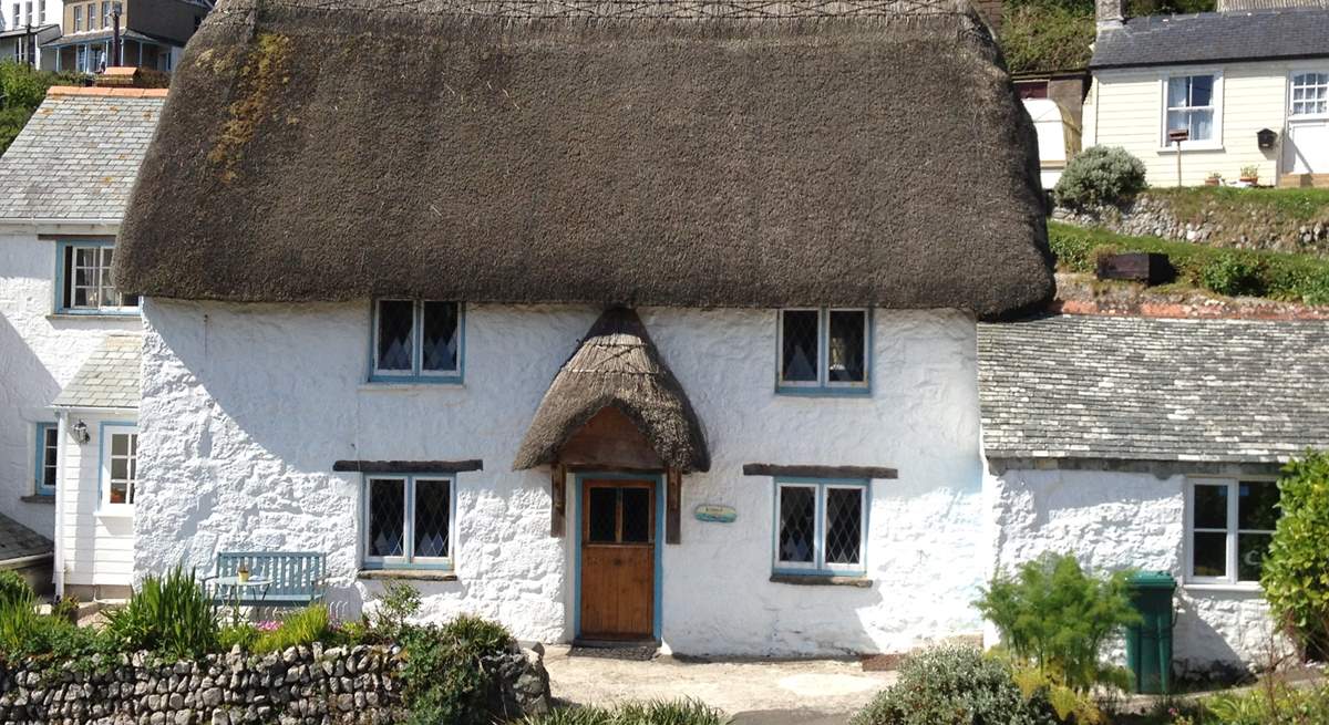 Pretty Kinsale cottage, with room for parking in front of the cottage.