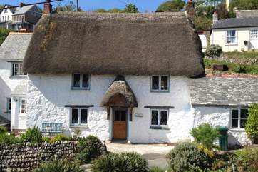 Pretty Kinsale cottage, with room for parking in front of the cottage.