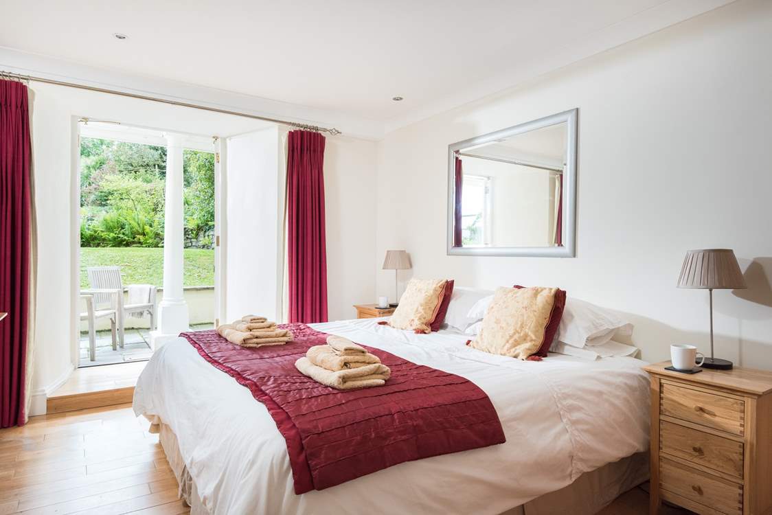 Bedroom 1 has 'zip and link' beds (double or twin).
