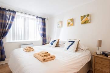 Bedroom 3 has 'zip and link' (double or twin) beds.