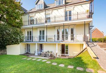 The Garden Apartment has its own terrace for alfresco dining and direct access to he communal gardens.