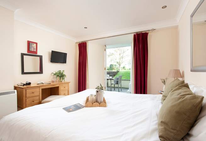 Bedroom 1 has 'zip and link' beds (double or twin).