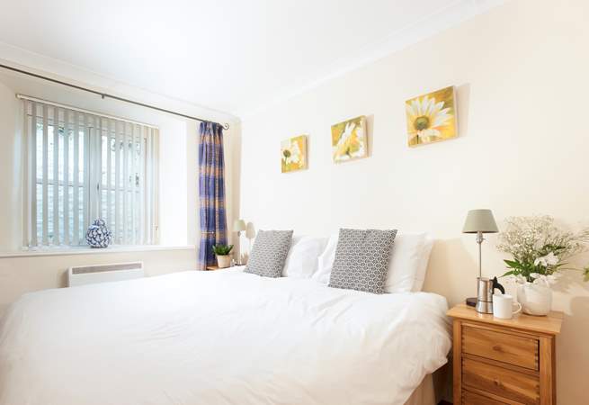 Bedroom 3 has 'zip and link' (double or twin) beds.