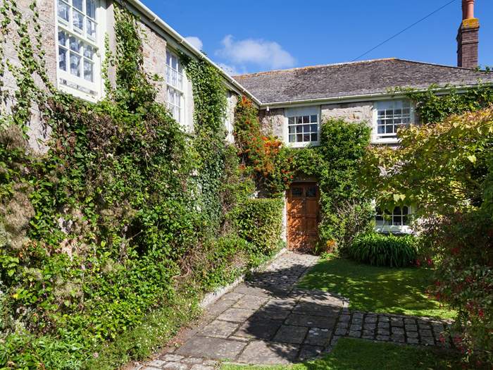 The Ship House, Sleeps 8 in St Ives