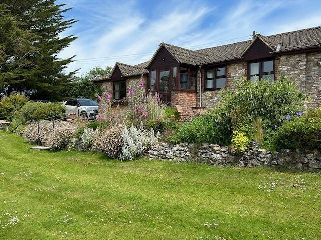 Welcome to Wadsbury Farm Cottage.