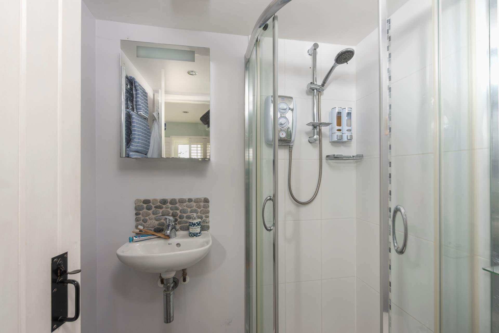 The shower room is on the ground floor. 