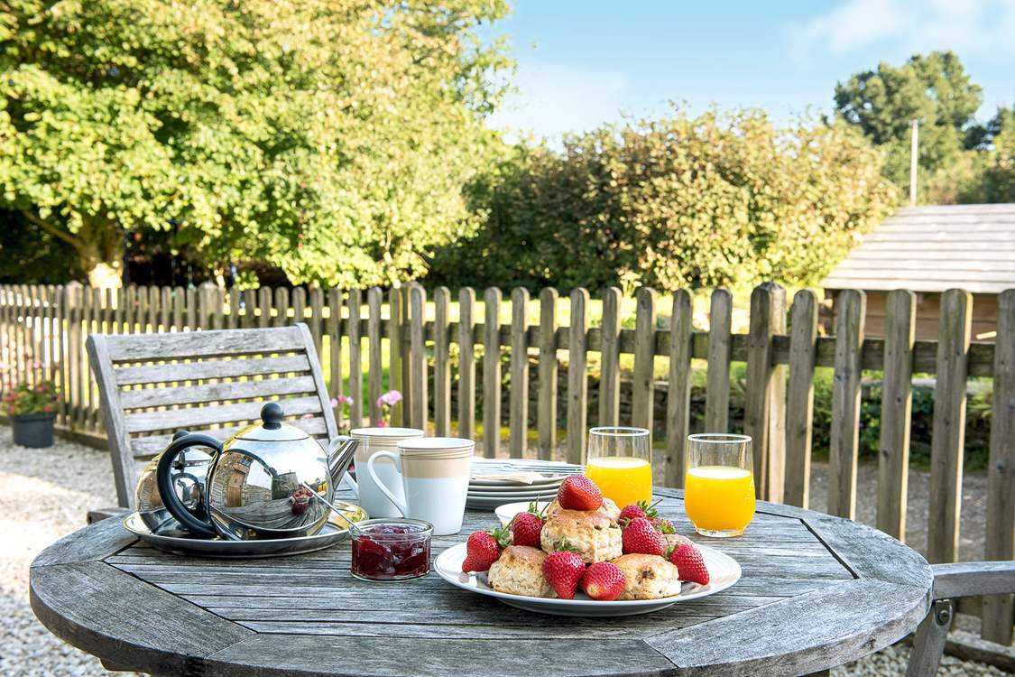 Dining al fresco will be a joy in this rural setting.