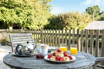 Dining al fresco will be a joy in this rural setting.