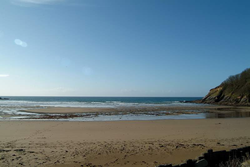 Caerhays (Porthluney) beach is a five minute drive away.