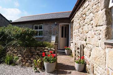 The front of Sixpenny Barn.