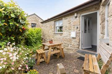Welcome to Sixpenny Barn.