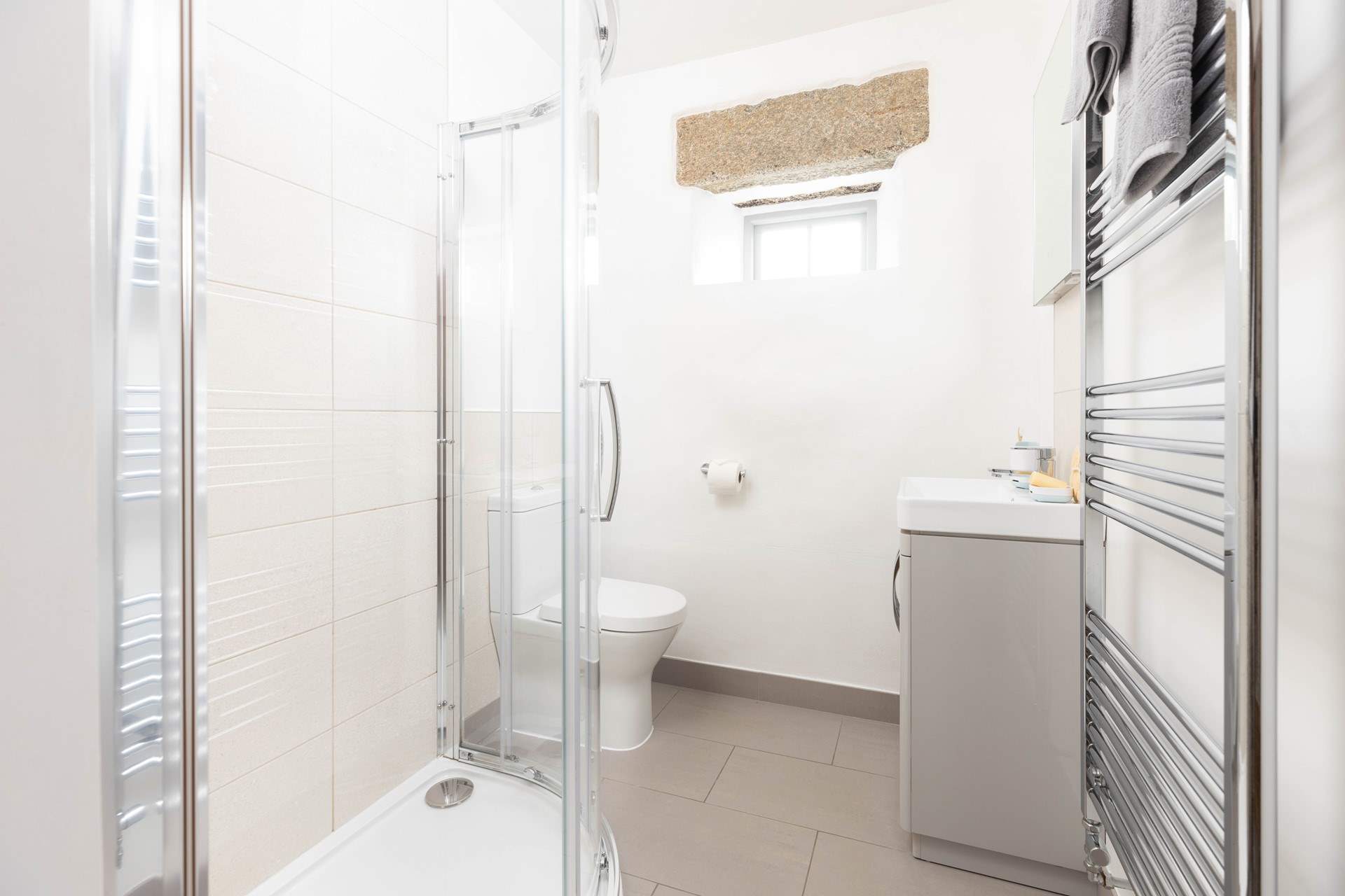 The stylish shower-room.