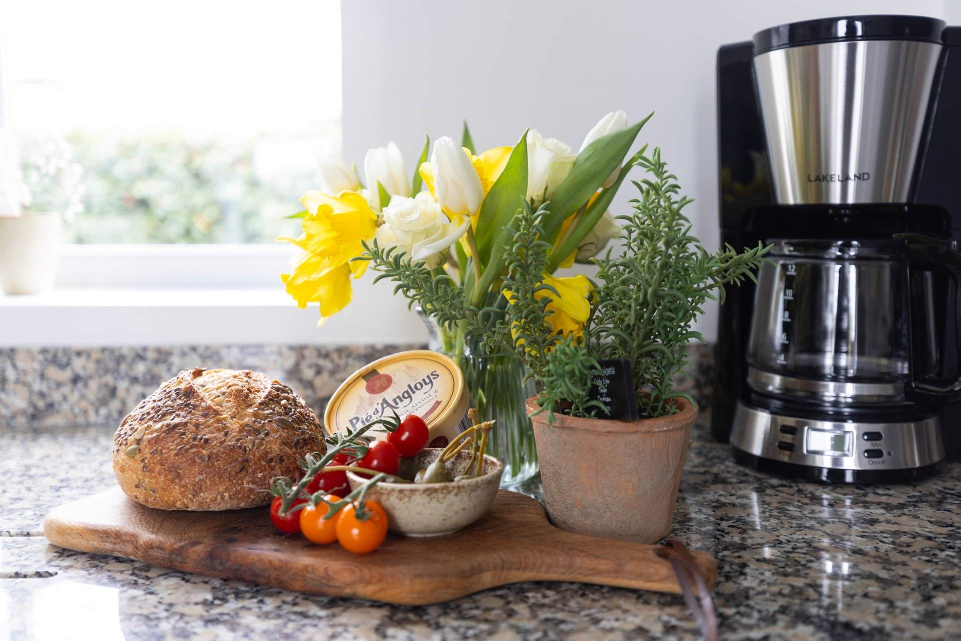 Prepare lunch, then head out to enjoy it in the beautiful garden.