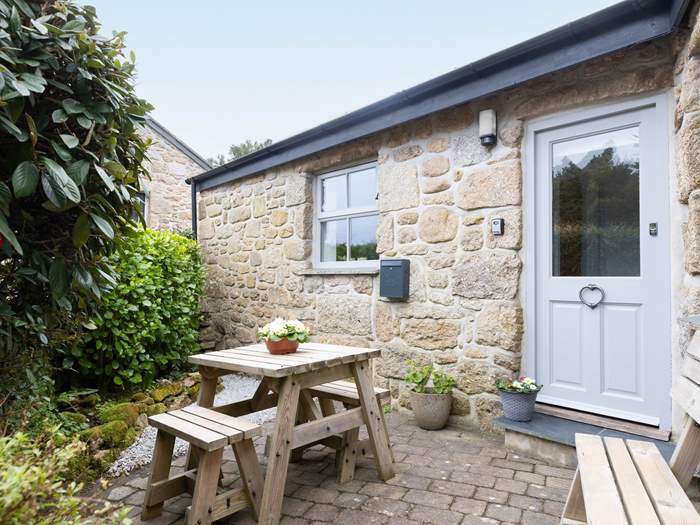 Sixpenny Barn, Sleeps 3 in St Ives