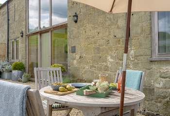 How about a bit of al fresco dining in the private courtyard area?