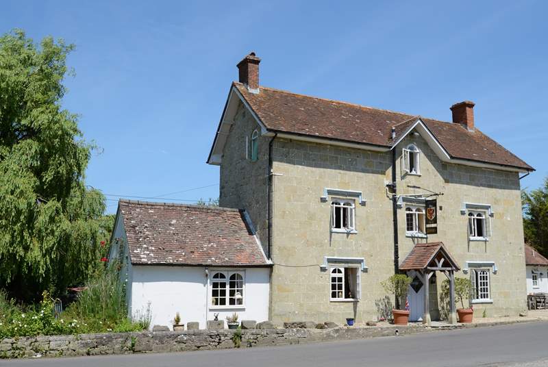The Benett Arms at Semley, a traditional 16th Century inn and freehouse, selling award-winning craft beers.