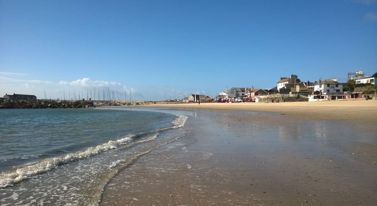 Lyme Regis on the Devon/Dorset border is an easy drive from The Pump House. There is an all year round dog-friendly beach at the far end and beyond the fisherman's buildings on the Cobb harbour itself.